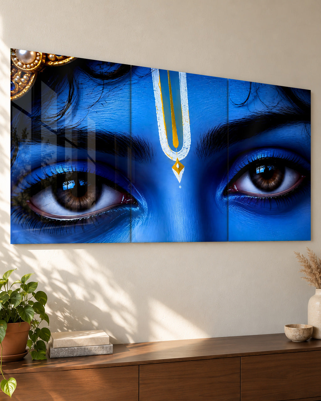 Krishna Gaze set of 3, metal, close-up from the side